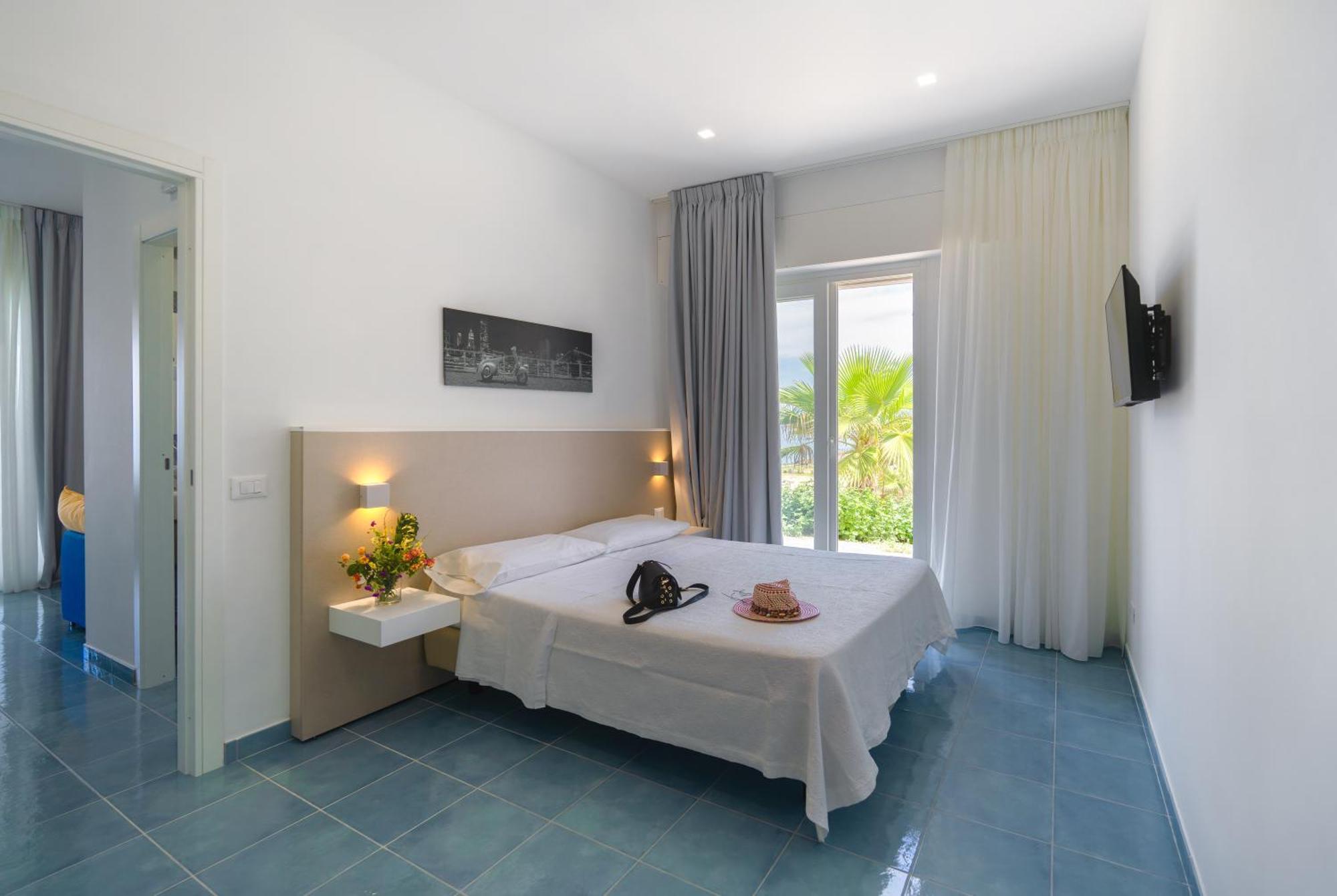 Residence Pietre Bianche Aparthotel Pizzo  Eksteriør bilde